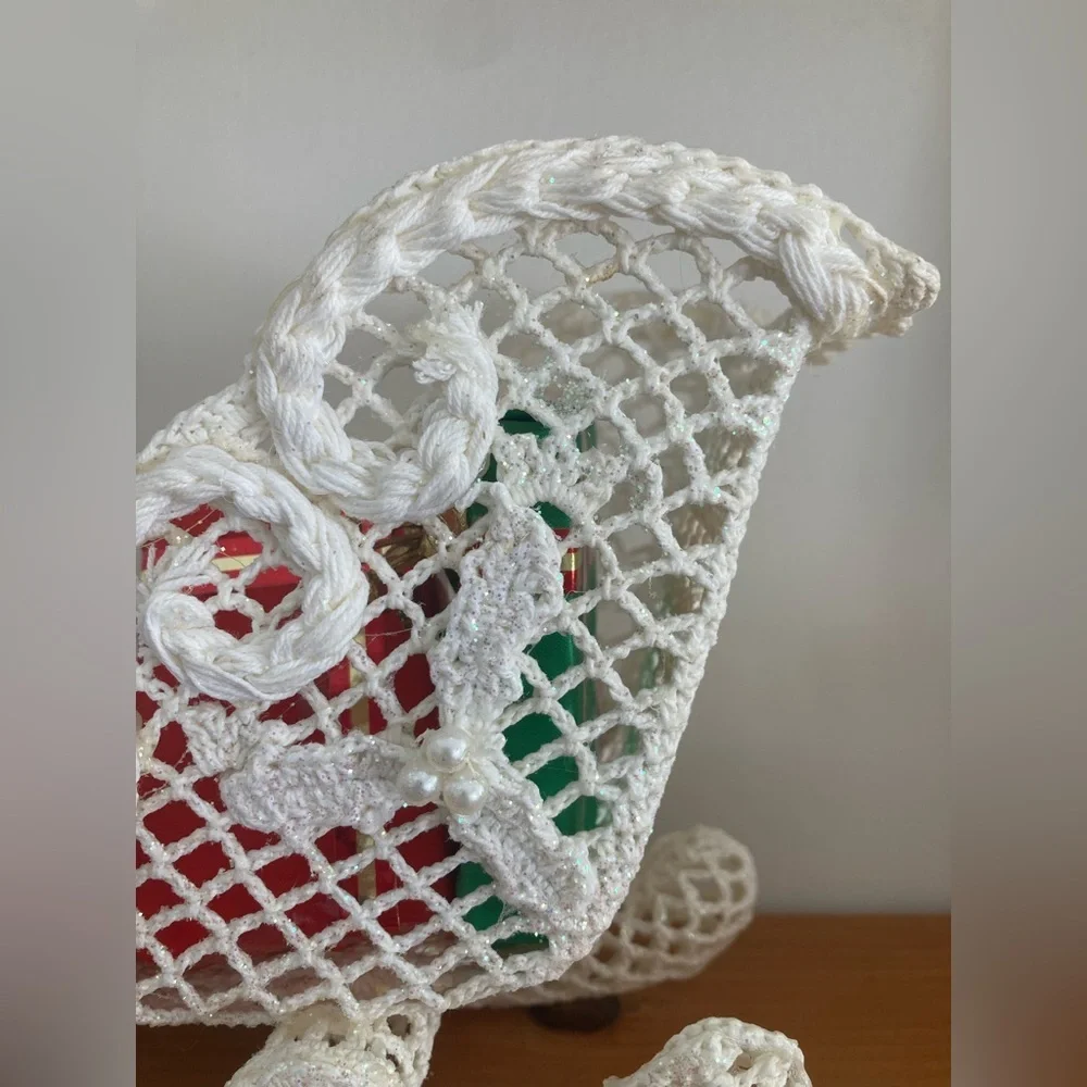 Vtg Crochet Sleigh With Presents Christmas Table Decor Home Winter Frost